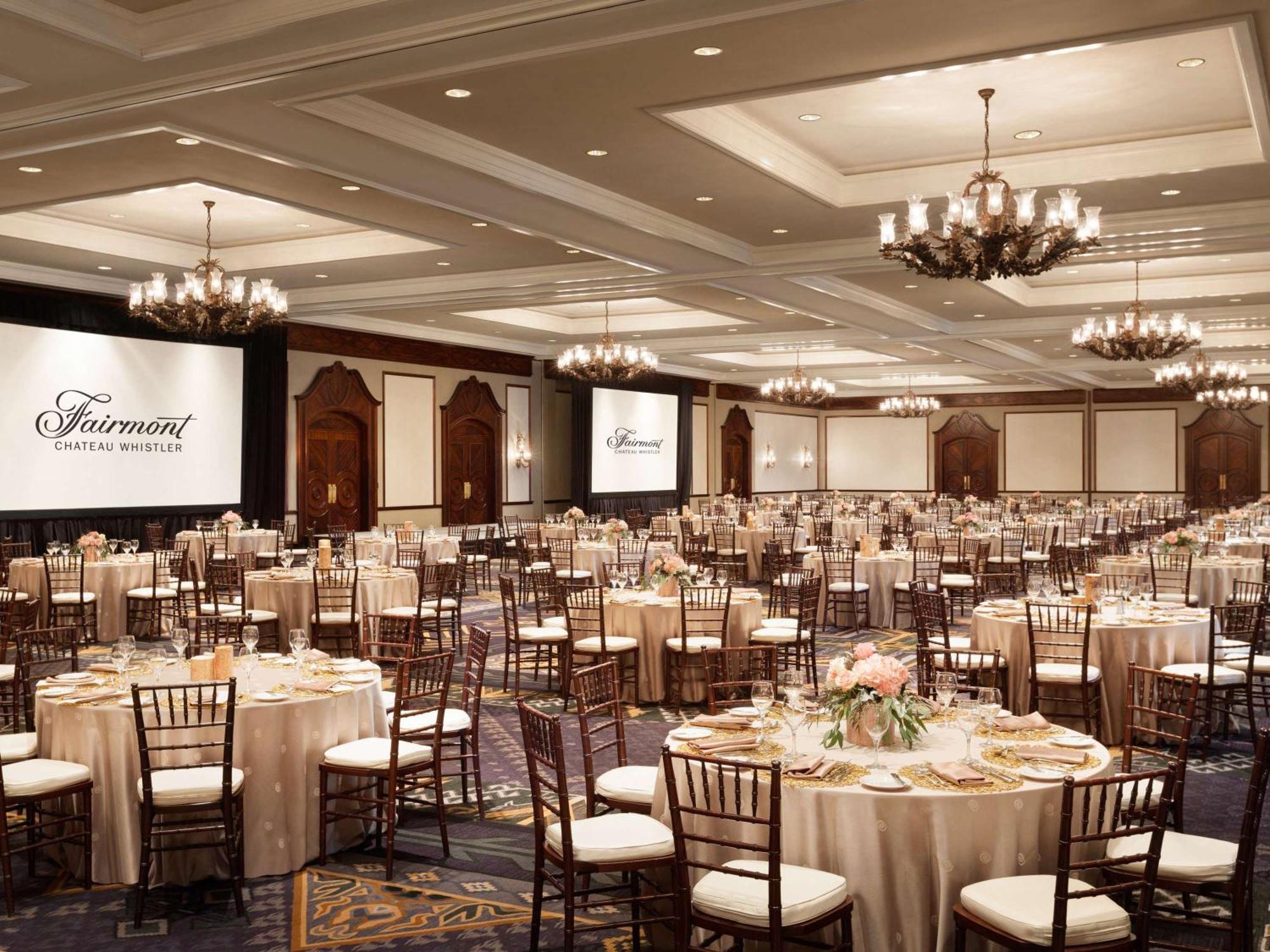 Fairmont Chateau Уислър Екстериор снимка