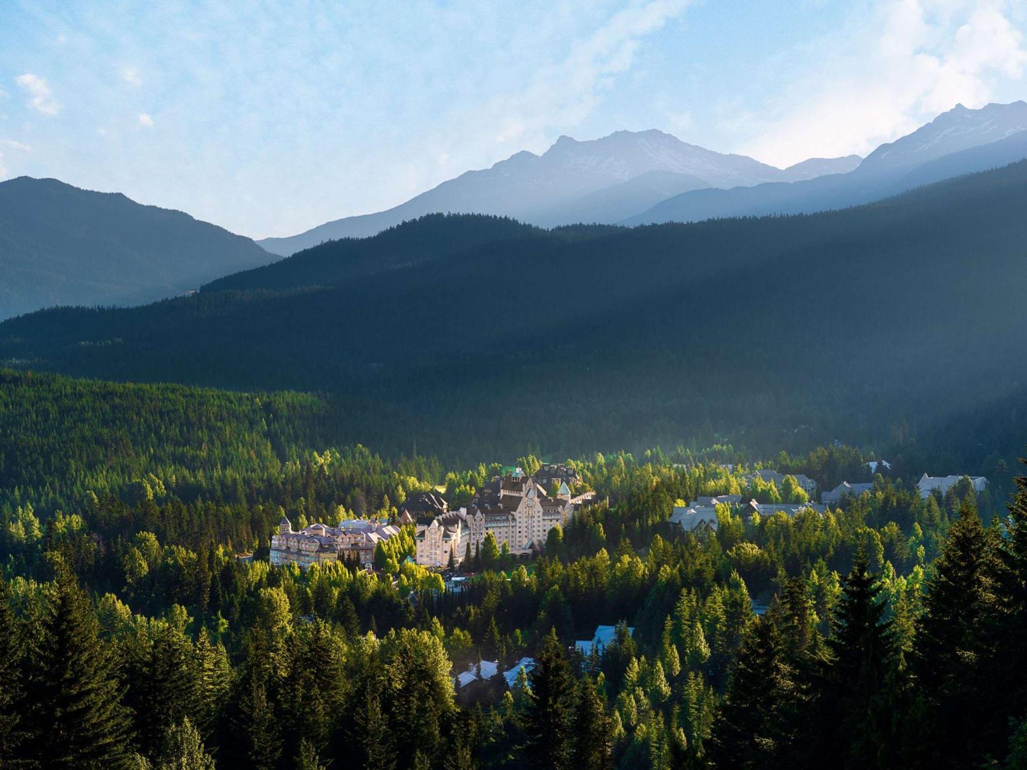 Fairmont Chateau Уислър Екстериор снимка
