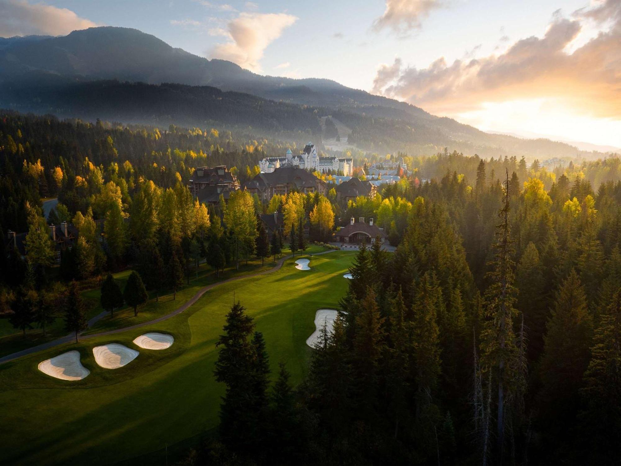 Fairmont Chateau Уислър Екстериор снимка