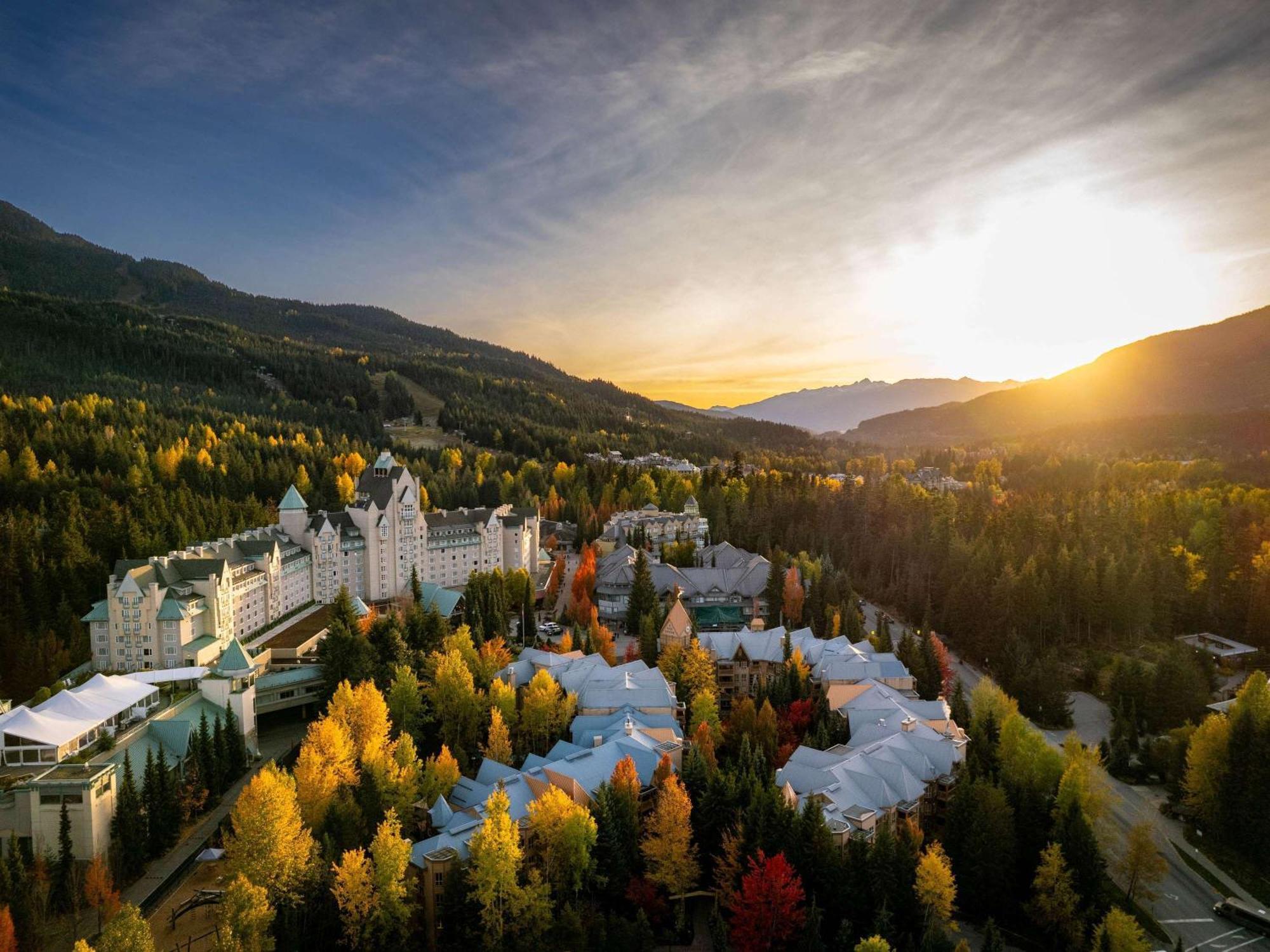 Fairmont Chateau Уислър Екстериор снимка